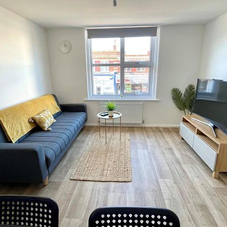 Central, Bright & Spacious Apartment - Parking Included Bournemouth Luaran gambar