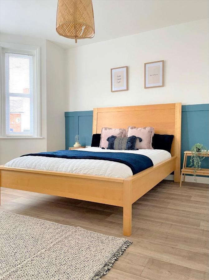 Central, Bright & Spacious Apartment - Parking Included Bournemouth Luaran gambar