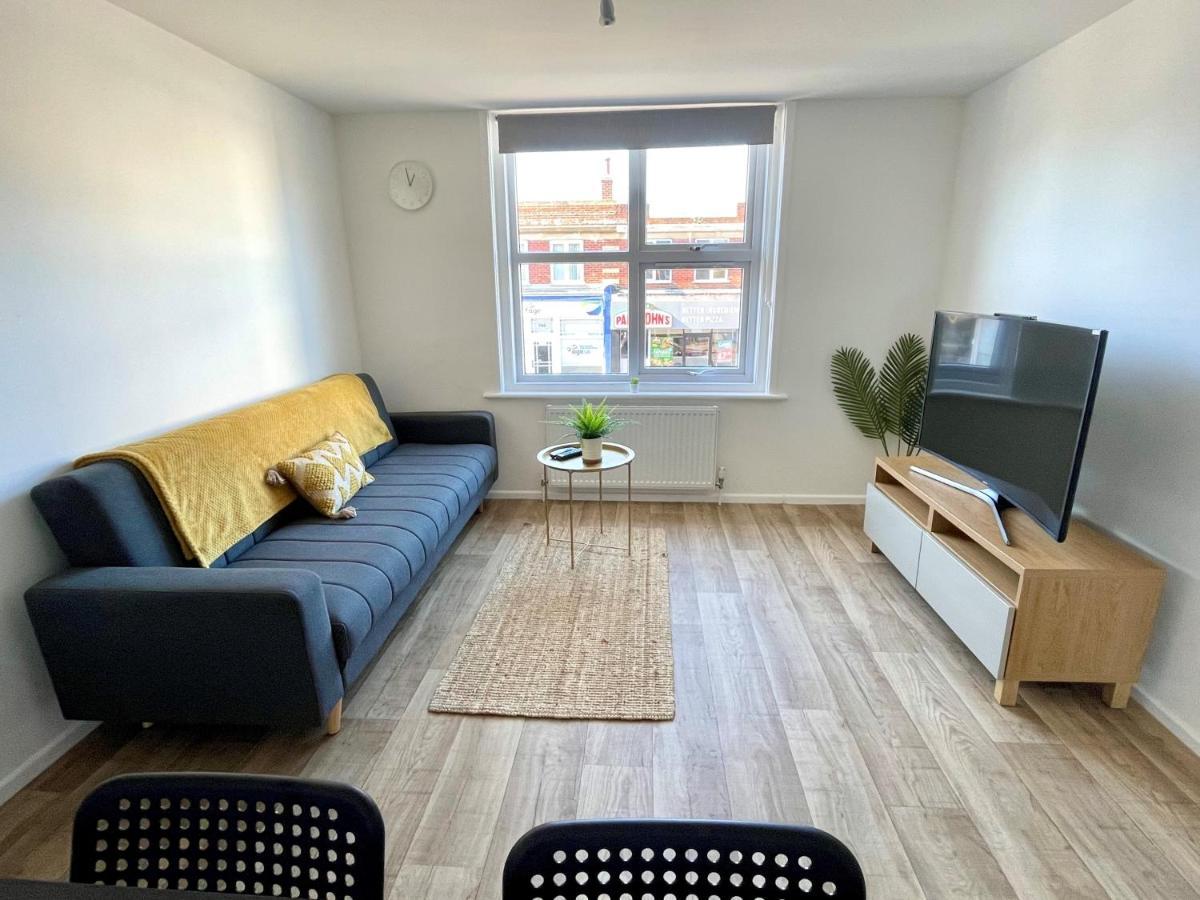 Central, Bright & Spacious Apartment - Parking Included Bournemouth Luaran gambar